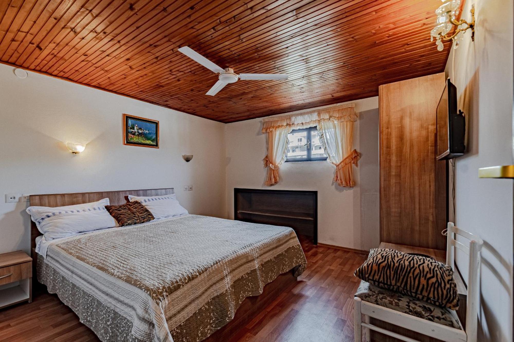 Family Friendly Apartments With A Swimming Pool Zavalatica, Korcula - 183 Экстерьер фото