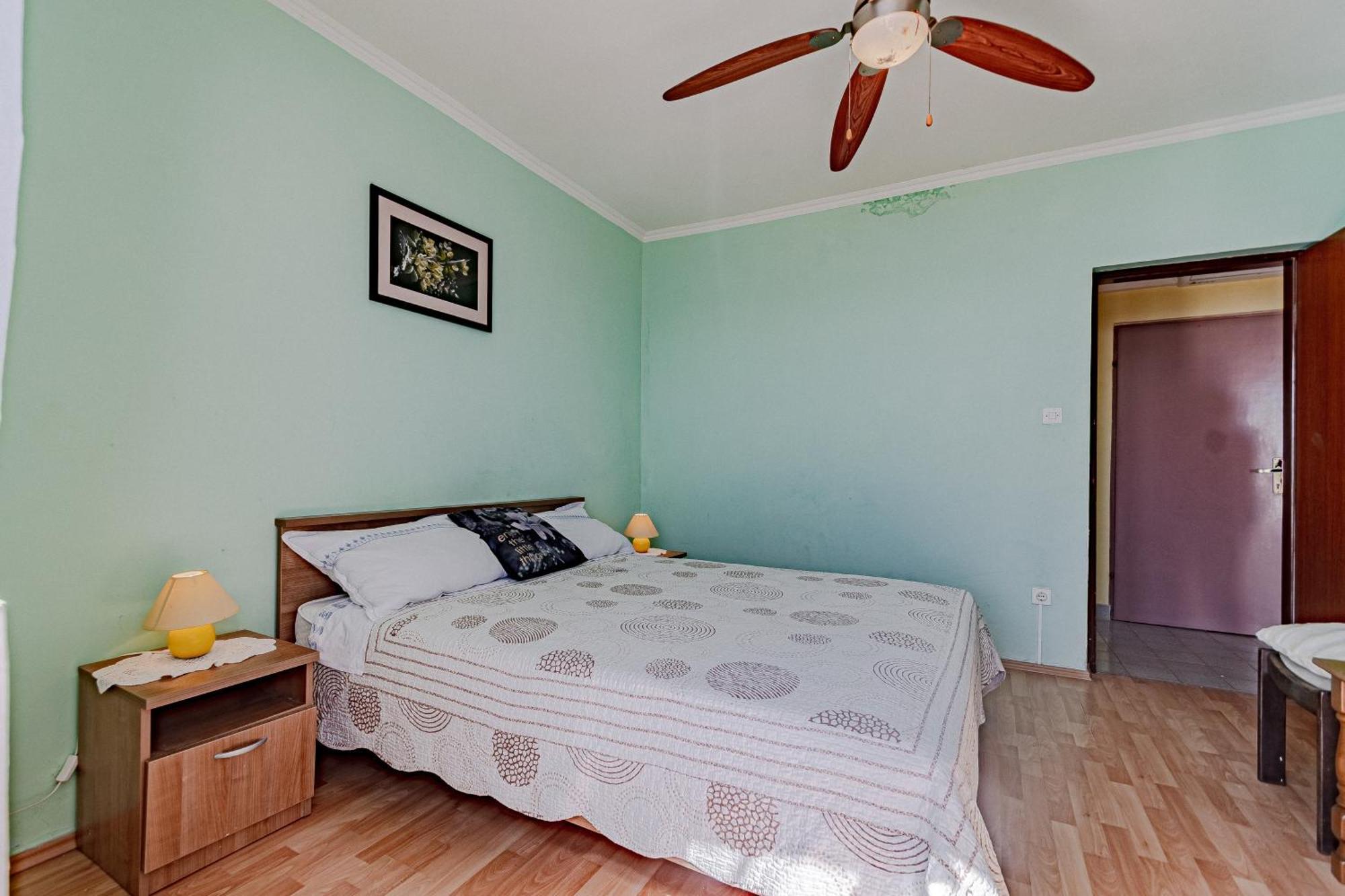 Family Friendly Apartments With A Swimming Pool Zavalatica, Korcula - 183 Номер фото