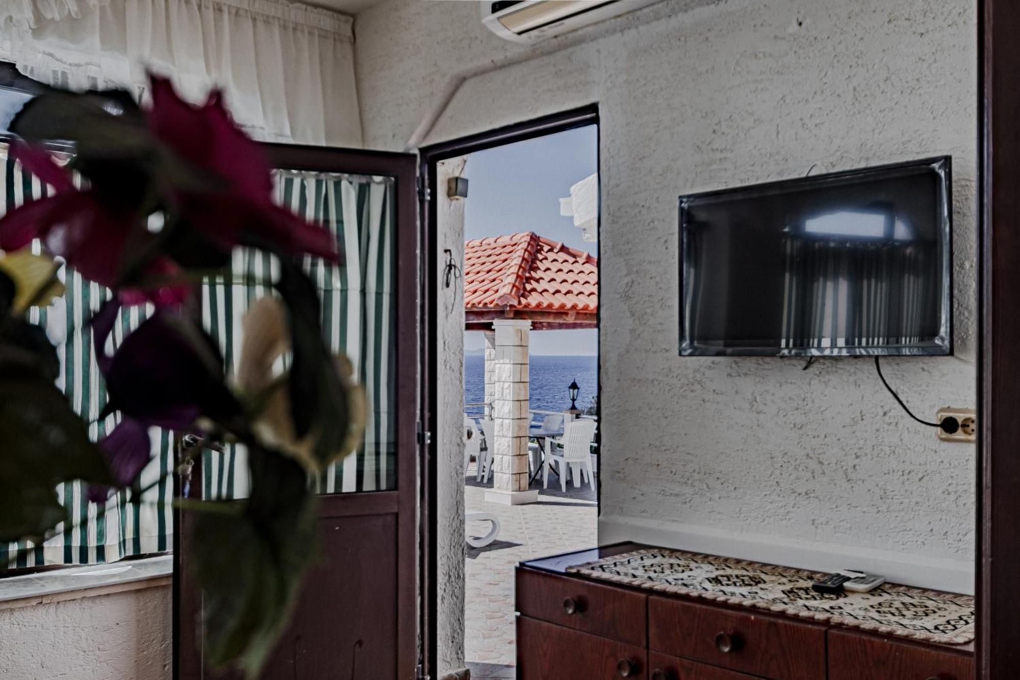 Family Friendly Apartments With A Swimming Pool Zavalatica, Korcula - 183 Номер фото