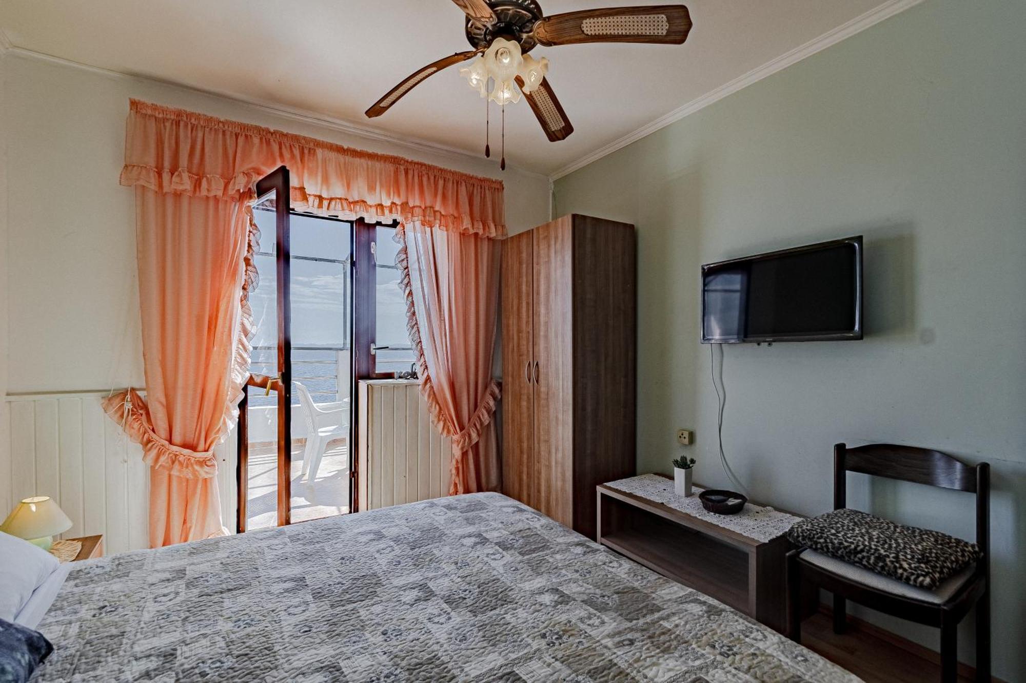 Family Friendly Apartments With A Swimming Pool Zavalatica, Korcula - 183 Номер фото