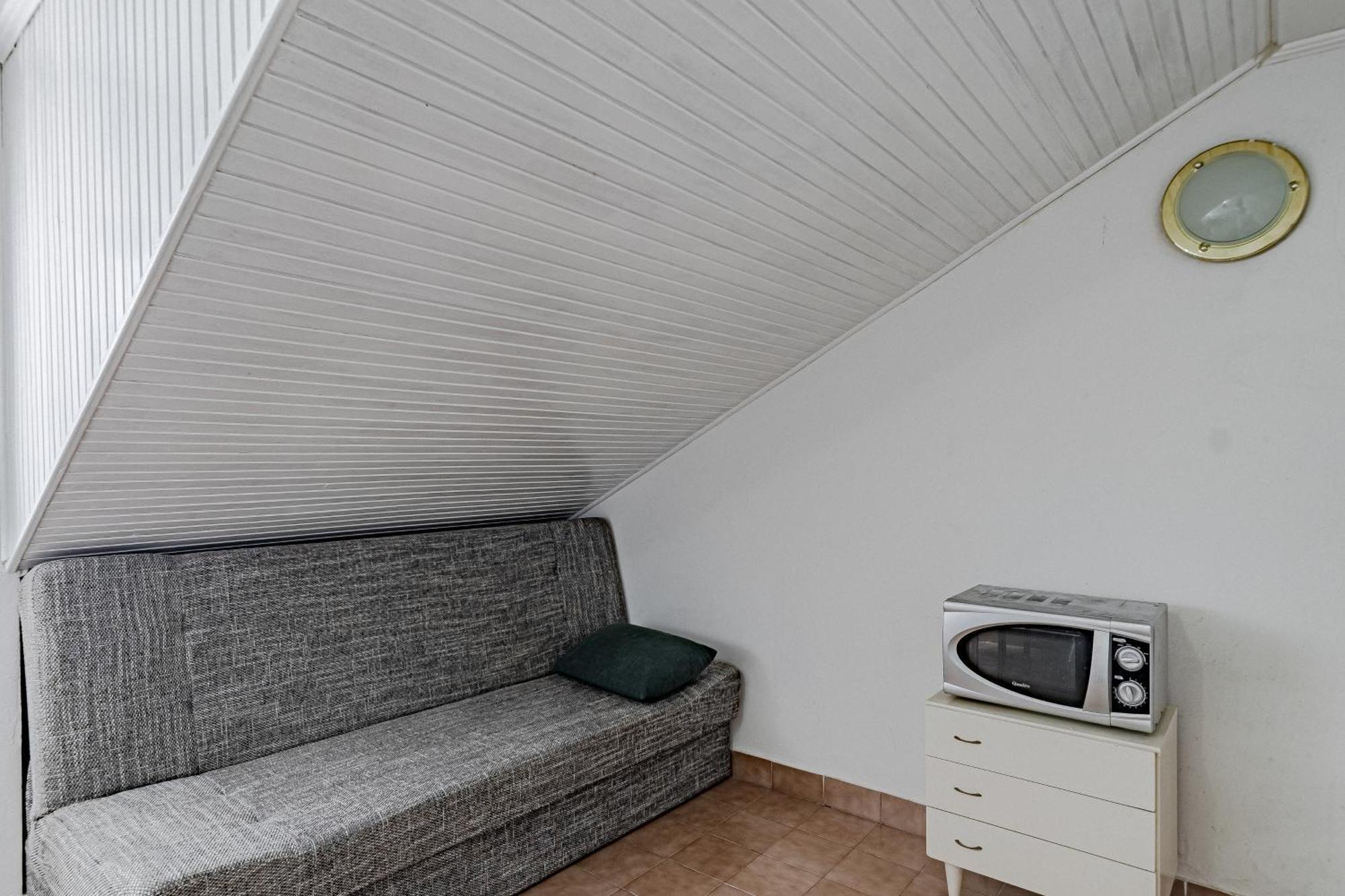 Family Friendly Apartments With A Swimming Pool Zavalatica, Korcula - 183 Номер фото